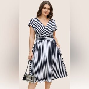 BloomChic Plus size 2XL Striped V Neck Dress us18
